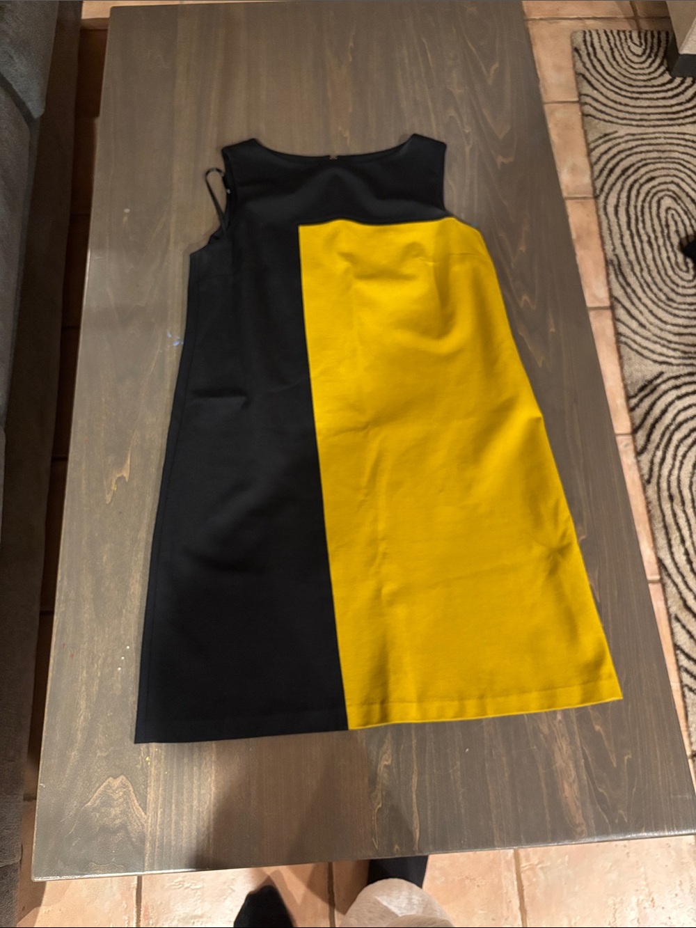 Ali Ro Black and Mustard Colorblock Sleeveless Shift Dress